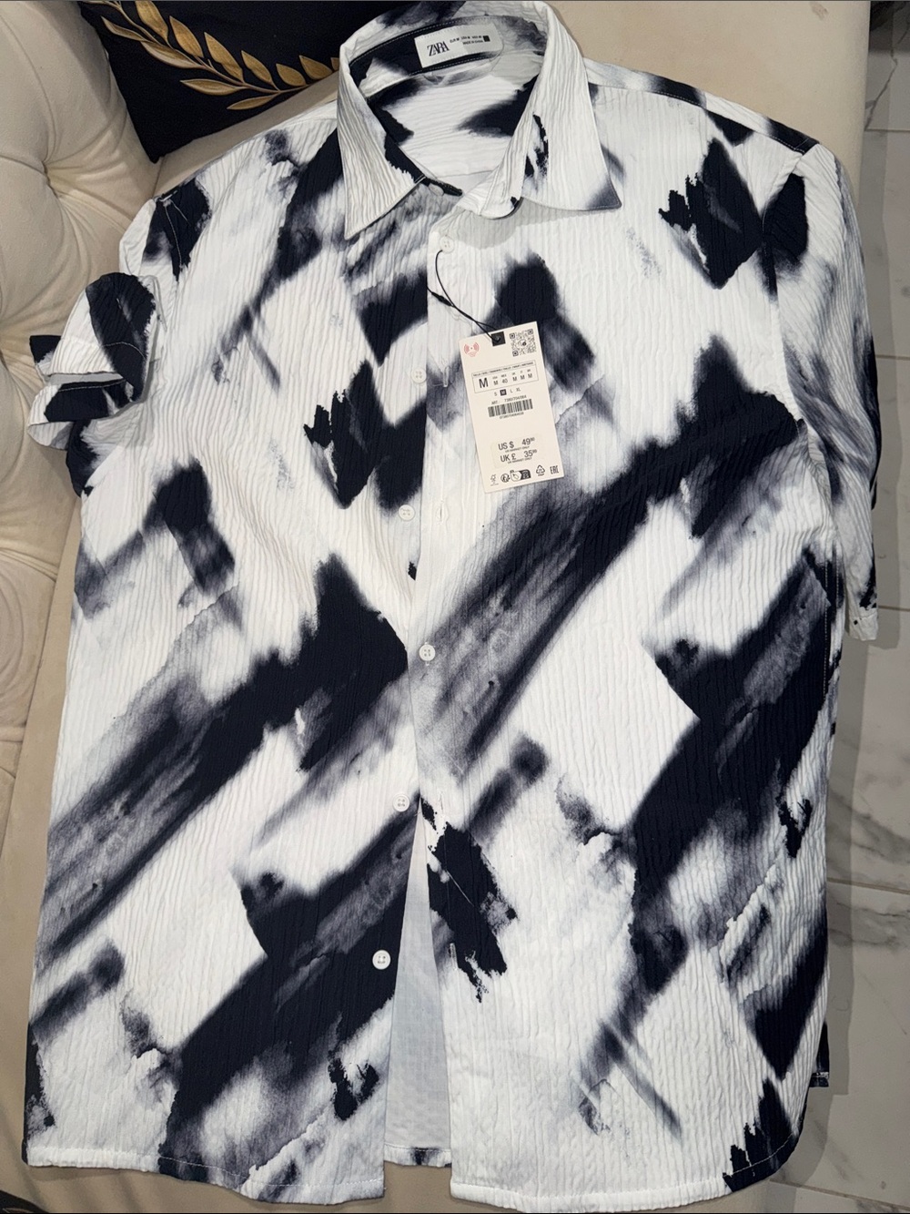 ZARA Black and White Brushstroke Short-Sleeve Shirt